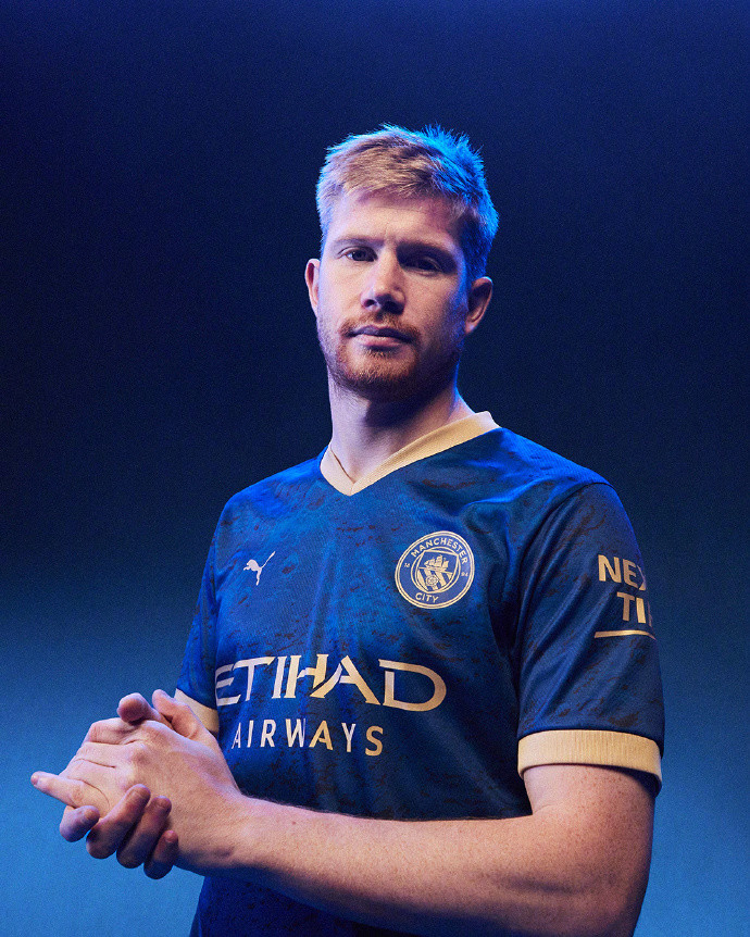 世体：巴萨与格伊已经有数周没有联系，拜仁和利物浦给的更多（世体：巴萨与格伊已多周未沟通，拜仁与利物浦条件更优）