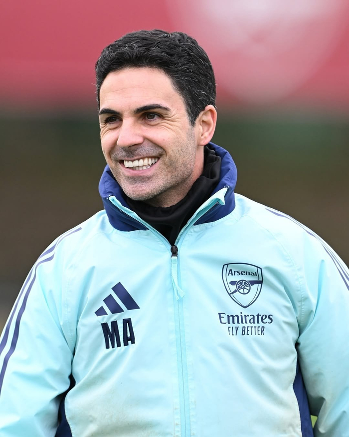 本泽马评选历史最佳阵容：