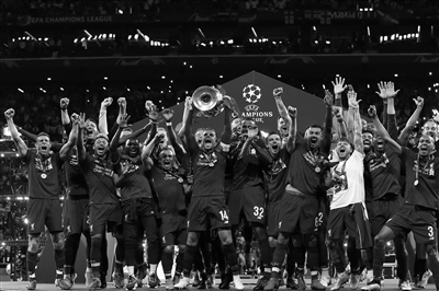 东体：申花踢广岛将沿用433阵型，斯卢茨基并非只会442菱形