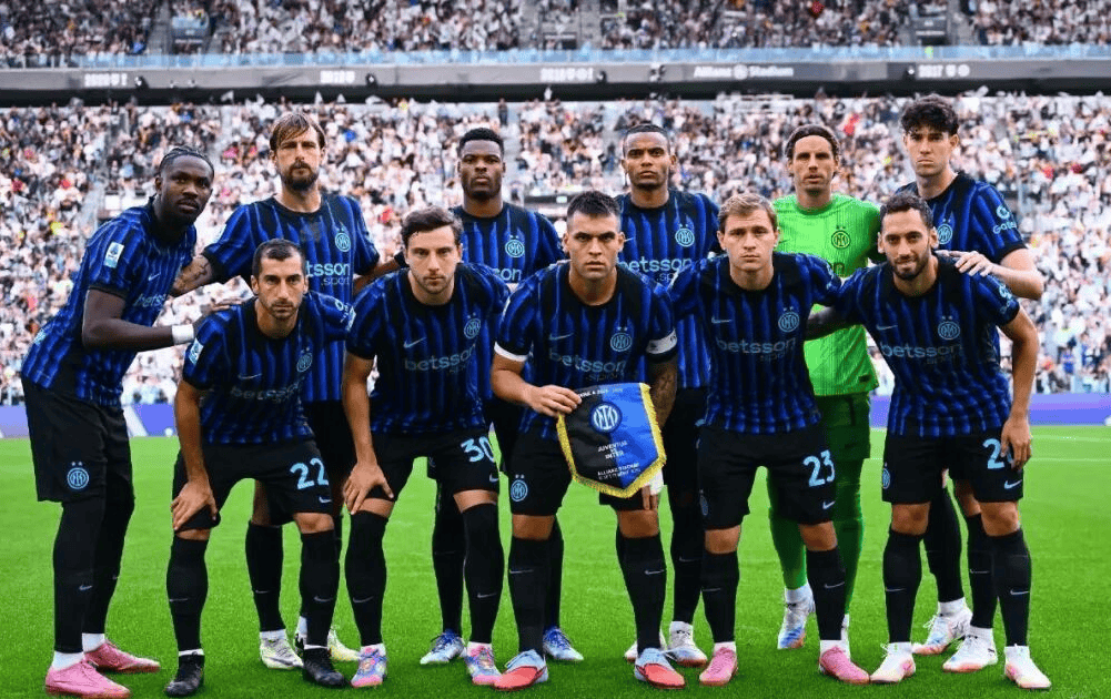 中国青年球员王钰栋将加盟德乙达姆施塔特，开启欧洲留洋之路，为中国足球注入新活力。（王钰栋即将签约德乙达姆施塔特，欧洲留洋启程为中国足球增添活力）