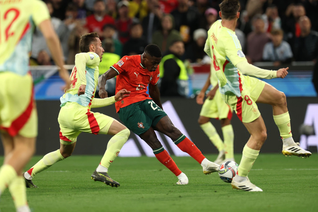 科瓦奇谈乔布红牌：做出决定就难免会犯错，失误的代价是丢分（科瓦奇谈乔布染红：决策难免出错，这次失误付出丢分代价）