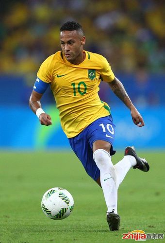 2.53米，麦克托米奈创下倒钩射门脚尖高度新的世界纪录