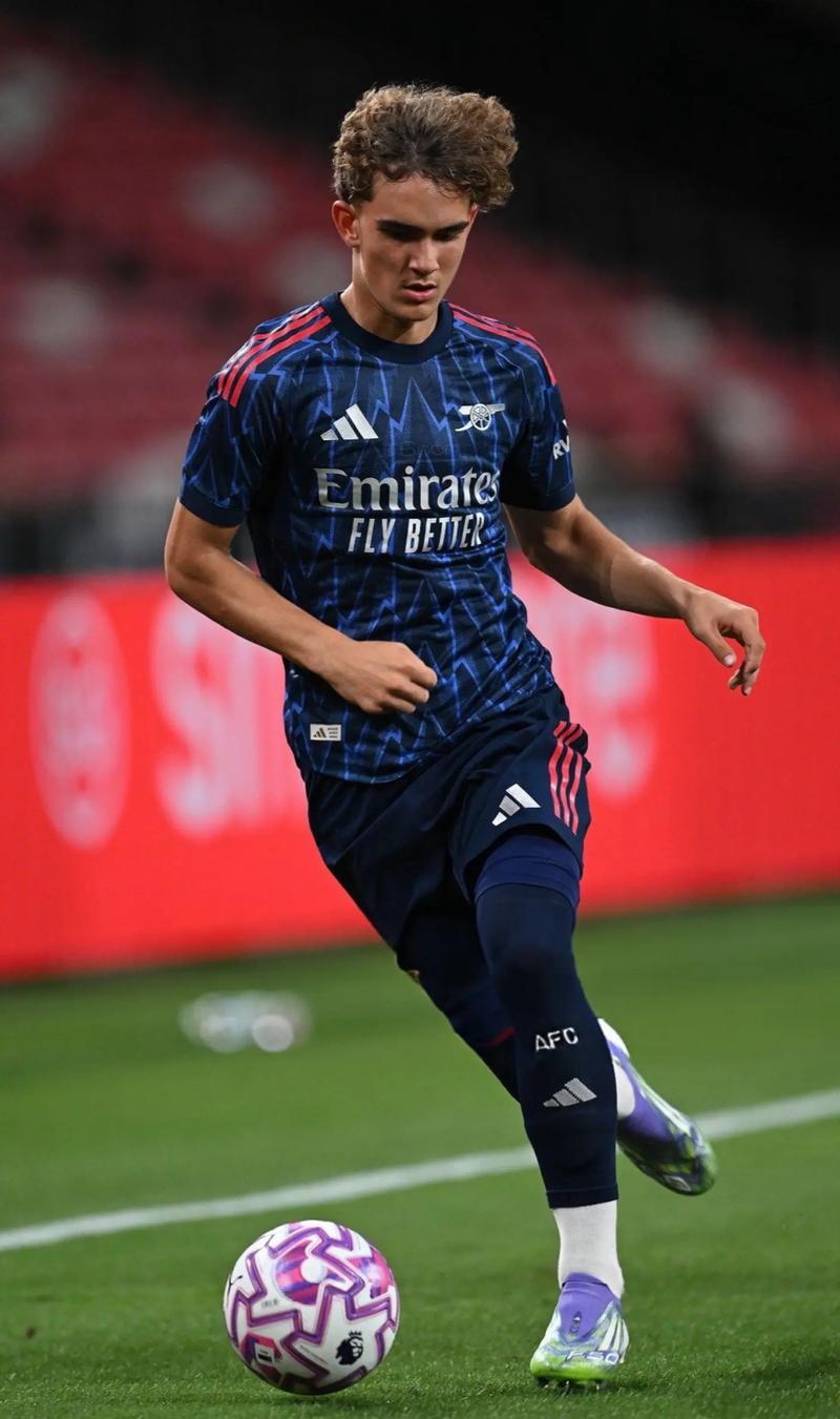 17岁中国少年在美高中拍运动,还清器材贷款