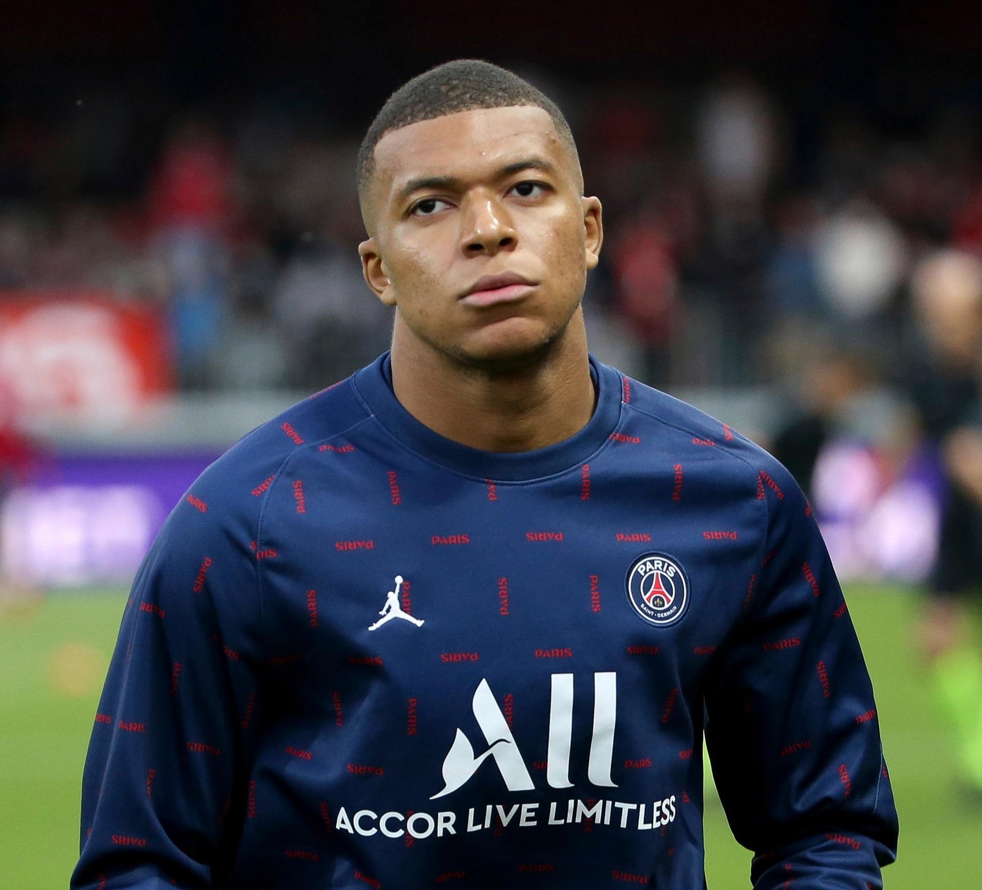 球迷：他今天是无敌状态