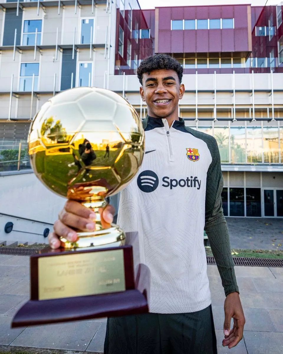 辟谣，并非与他人女友谈恋爱，埃纳社媒：一切都是剧本