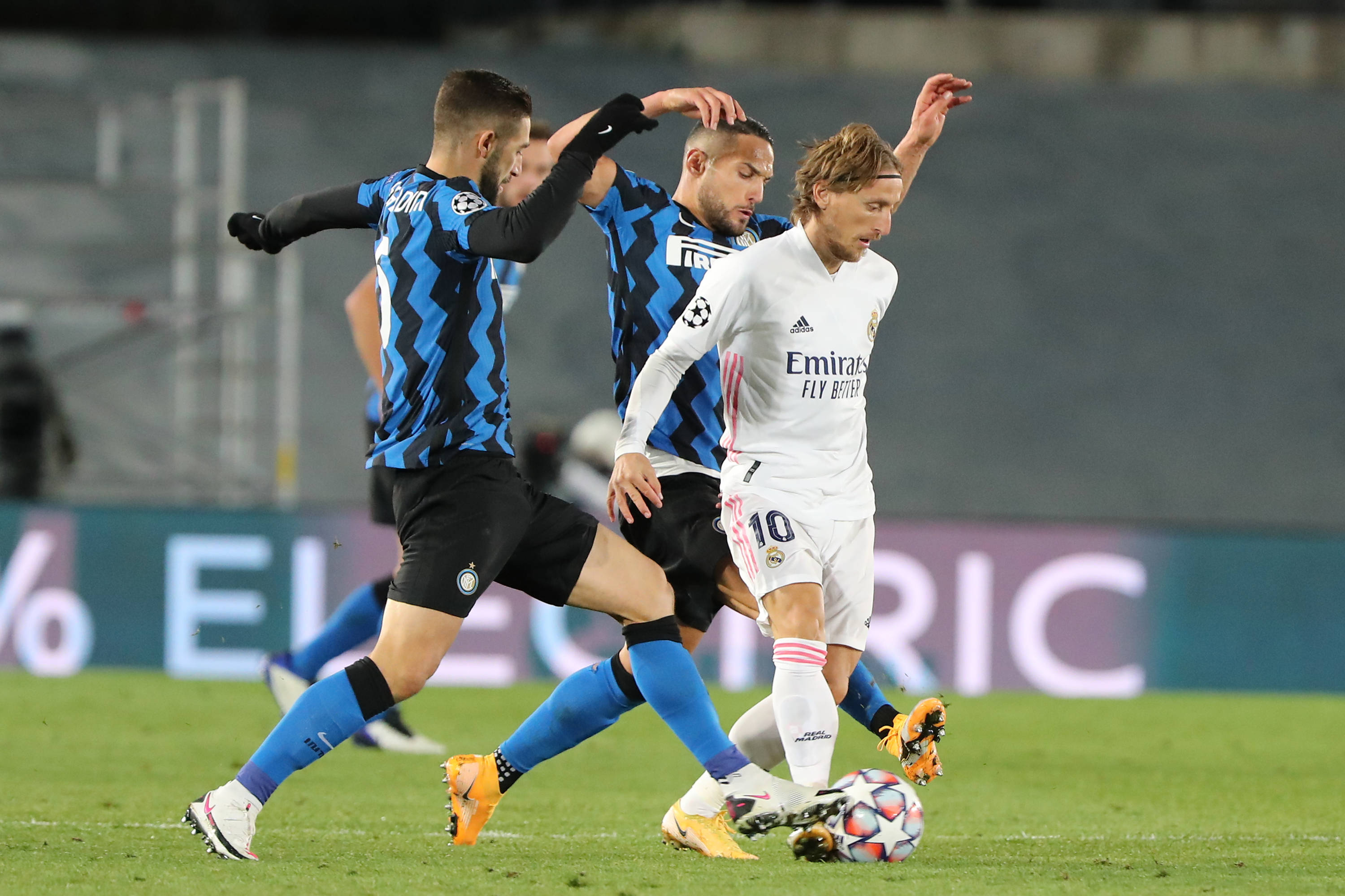 马丁内利：欧冠比赛空间更大，英超有些队喜欢摆大巴所以难踢