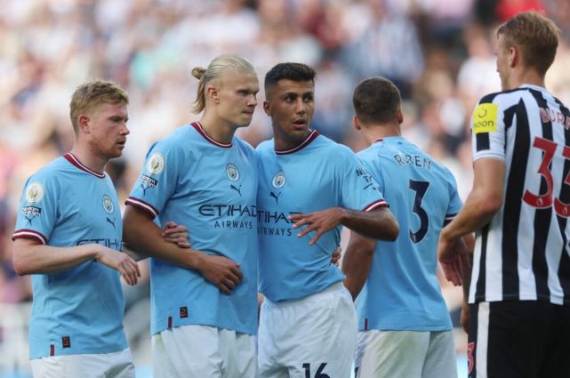 卡尔是否该去踢世界杯？里贝里：足球中没有“太早”这一说法（里贝里力挺卡尔出征世界杯：足球从无“太早”一说）