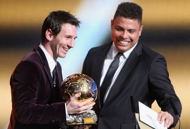 奥格斯堡0-0云达不莱梅，施密德错失良机（奥格斯堡与云达不莱梅0-0收场，施密德挥霍良机）