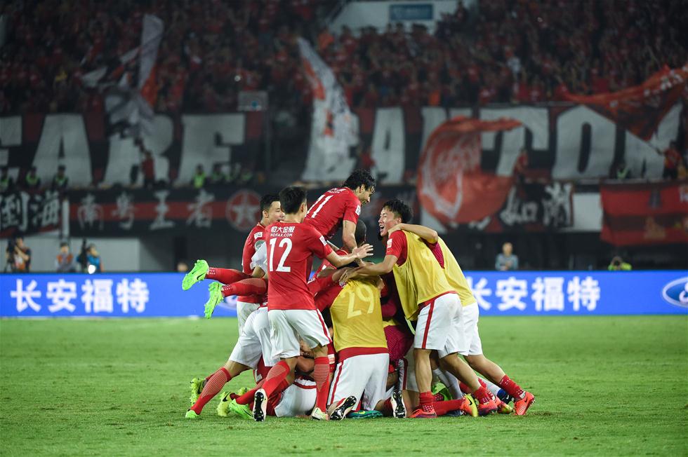 陷入窘境！曾凡博赛后独自离场，一分钟没上被裁也要跟队回美国