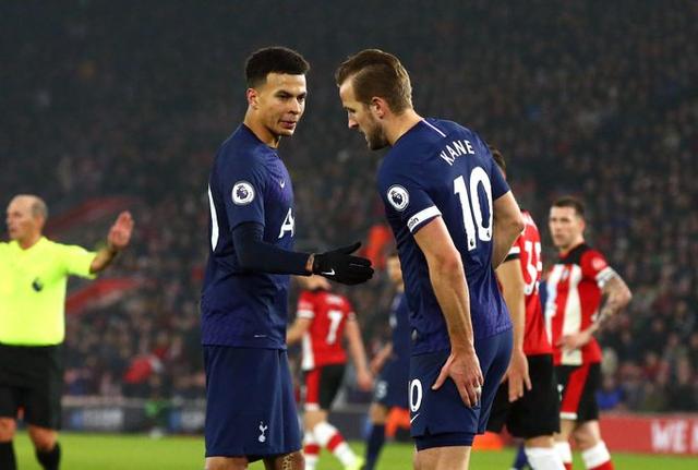 ATP年终总决赛男单小组赛：弗里茨0-2德米纳尔