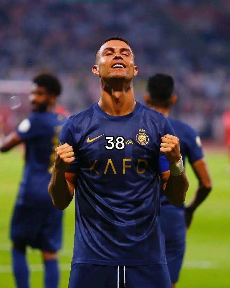 维拉狂飙冲击前四！7轮18分从降级区到欧冠区（维拉逆袭杀入前四：7轮豪取18分，从降级边缘直奔欧冠区）