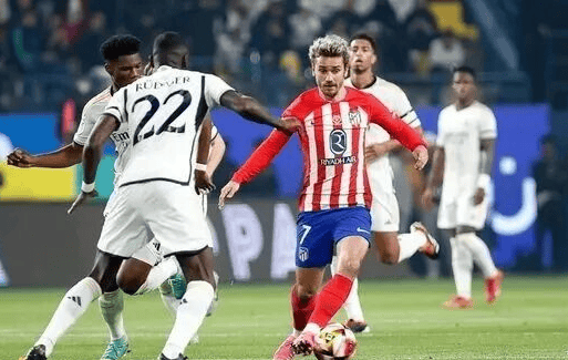 足球报：本土教练担纲国足主帅的可能性大增，邵佳一已报名（足球报：国足主帅更可能由本土教练出任，邵佳一已递交报名）